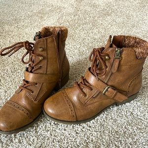 So Brand Ankle Boots Brown Size 7